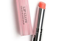 Trải nghiệm cảm giác "công chúa" với son dưỡng Dior 