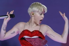 [Photo] Giật mình vì thảm họa trang phục của các ngôi sao