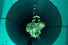 "Đứng tim" khi ghé thăm bể bơi sâu nhất trên thế giới