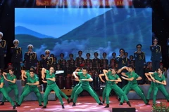 [Photo] Giao lưu nghệ thuật kỷ niệm 70 năm thành lập QĐND Việt Nam