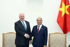 Thủ tướng Nguyễn Xuân Phúc tiếp Đại sứ Liên bang Nga tại Việt Nam Konstantin Vnukov. (Ảnh: Thống Nhất/TTXVN)