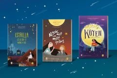 Ba tác phẩm: Cô bé đến từ những vì sao (Estrella), Ngước mắt thấy Mặt Trăng (Estrella y Luz) và Chuyện của Mặt Trăng (Küyen) của nhà văn Chile Roberto Fuentes. (Nguồn: Nhà xuất bản Giáo dục Việt Nam)