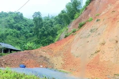 Thanh Hóa: Di dời khẩn cấp hàng chục chiến sỹ và dân do sạt lở núi