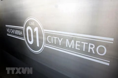 Hàng ghế ngắn tuyến Metro số 1. (Ảnh: Hoàng Hải/TTXVN) 