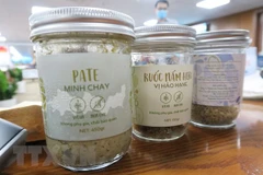 Các sản phẩm của Công ty TNHH Hai thành viên Lối sống mới. (Ảnh: Đinh Hằng/TTXVN)