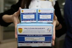 Bộ kit định tính SARS-CoV-2 do Học viện Quân y chủ trì, phối hợp vớiCông ty Cổ phần Công nghệ Việt Á nghiên cứu và sản xuất. (Ảnh: Dương Giang/TTXVN)