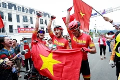 Việt Nam mở cửa biên giới, tổ chức thành công SEA Games 31: Đoàn thể thao Việt Nam đã khép lại Đại hội thể thao Đông Nam Á trên sân nhà với thành công vượt ngoài mong đợi khi giành ngôi vị số 1 trên bảng tổng sắp huy chương SEA Games 31. (Ảnh: TTXVN)