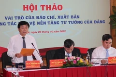Lãnh đạo Học viện Chính trị Quốc gia Hồ Chí Minh; Học viện Báo chí và Truyên truyền; Nhà xuất bản Chính trị quốc gia Sự thật chủ trì hội thảo. (Ảnh: Chu Hiệu/TTXVN)