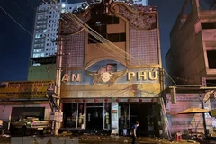 Hiện trường vụ cháy quán karaoke An Phú tại Bình Dương. (Ảnh: Chí Tưởng/TTXVN)