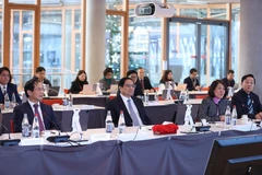 Thủ tướng Phạm Minh Chính phát biểu tại buổi làm việc với Ngân hàng Đầu tư châu Âu. (Ảnh: Dương Giang/TTXVN)