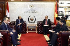 Chủ tịch nước Nguyễn Xuân Phúc hội kiến quyền Chủ tịch Lưỡng viện Indonesia Asrul Sani. (Ảnh: Thống Nhất/TTXVN)