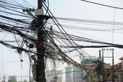 Hà Nội quyết tâm xử lý triệt để 'rác trời' trong năm 2016. (Ảnh: PV/Vietnam+)