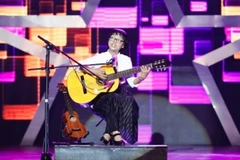 Cô giáo Huỳnh Mai và con gái bất ngờ bị giám khảo Huy Tuấn “bỏ rơi”