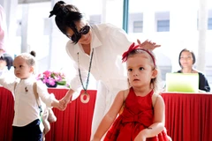 Diva Hồng Nhung lần đầu “khoe” hai con với "Gió mùa" Hà Nội 