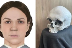 Hộp sọ của Esther và ảnh mô phỏng chân dung của cô. (Nguồn: CNN)