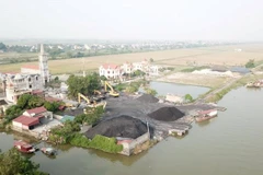 Nam Định: Dừng hoạt động các điểm tập kết than trái phép ven sông Đáy