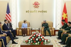 Thượng tướng Nguyễn Chí Vịnh làm việc với Phó Tổng Giám đốc USAID