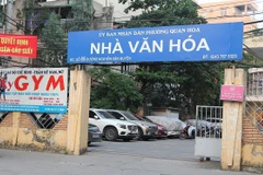 Không gian Nhà văn hóa phường Quan Hoa, quận Cầu Giấy của Hà Nội đã được cho thuê để trông giữ xe và tập gym. (Ảnh: Minh Nghĩa/TTXVN)