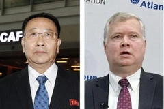 Đại diện đặc biệt của Mỹ về Triều Tiên Stephen Biegun (phải) và Trưởng đoàn đàm phán Triều Tiên Kim Myong-gil. (Ảnh: Kyodo/TTXVN)