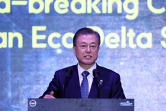 Tổng thống Hàn Quốc Moon Jae-in phát biểu tại lễ động thổ thành phố thông minh Busan Eco-Delta. (Ảnh: Thống Nhất/TTXVN)