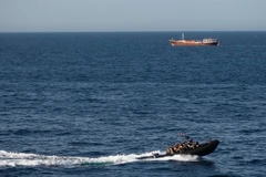 Lực lượng đặc nhiệm chống cướp biển của Pháp tuần tra tại khu vực ngoài khơi thành phố Bosasso thuộc vùng bán tự trị Puntland, Somalia ngày 26/3/2014. (Nguồn: EPA/TTXVN)