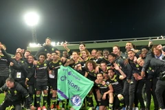 Các cầu thủ CLB Chelsea ăn mừng sau khi giành chiến thắng trước West Bromwich ngày 12/5. (Nguồn: AFP/ TTXVN)