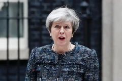 Thủ tướng Anh Theresa May phát biểu tại London ngày 3/5. (Nguồn: AFP/TTXVN)