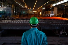 Sản xuất tại Công ty thép Alloy của Iran. (Nguồn: EPA/TTXVN)