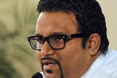 Ông Ahmed Adeeb tại một cuộc họp báo ở Male, Maldives tháng 11/2013. (Nguồn: AFP/TTXVN)