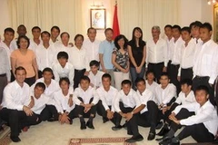 Tuyển VN được đón tiếp trọng thị tại Kuwait