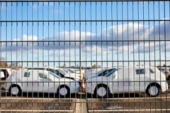 Ôtô của hãng Volkswagen tại nhà máy ở Wolfsburg, Đức. (Ảnh: EPA/TTXVN)