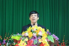 Chủ tịch Ủy ban Nhân dân tỉnh Thanh Hóa Nguyễn Đình Xứng trả lời các câu hỏi của người dân. (Ảnh: Trịnh Duy Hưng/TTXVN)