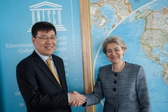 Cựu Tổng thư ký UNESCO Irina Bokova và Đại sứ Hàn Quốc tại UNESCO Lee Byong-hyun. (Nguồn: unesco)