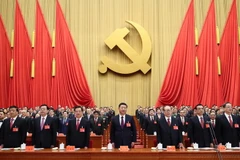 Tổng Bí thư, Chủ tịch Trung Quốc Tập Cận Bình (giữa) và các đại biểu tại đại hội. (Ảnh: THX/TTXVN)