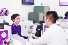 Giao dịch tại TPBank. (Ảnh: Vietnam+)