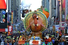 Mỹ tưng bừng ăn mừng Lễ Tạ ơn sau khi an ninh được thắt chặt