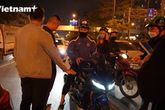 Xuyên đêm theo chân tổ công tác 141 hoá trang xử lý 'quái xế'.