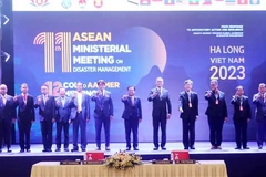 Các Bộ trưởng, Thứ trưởng các nước thành viên ASEAN chụp ảnh lưu niệm tại Hội nghị. (Ảnh: Văn Đức/TTXVN)