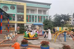 Trường Mầm non tại xã Tiền Yên, huyện Hoài Đức (Hà Nội) chuẩn bị cơ sở vật chất để đạt chuẩn quốc gia. (Ảnh: Phương Anh/TTXVN)