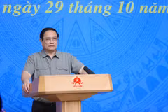Thủ tướng Phạm Minh Chính chủ trì Hội nghị Tổng kết công tác Phòng, Chống dịch COVID-19. (Ảnh: Dương Giang/TTXVN)