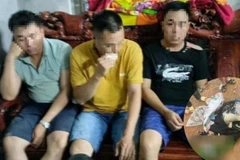 Các cán bộ công an bắn chết dê của dân rồi cho vào xe ôtô vì cho rằng là dê núi. (Ảnh: Công an cung cấp)