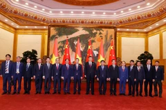 Chủ tịch nước Võ Văn Thưởng và Tổng Bí thư, Chủ tịch Trung Quốc Tập Cận Bình với đại biểu hai nước. (Ảnh: Thống Nhất/TTXVN)
