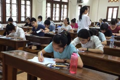 Trên 575.000 thí sinh bắt đầu làm bài dự thi đại học đợt 2 