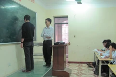 Vụ hàng trăm giáo viên "mất việc": Lỗi thi tuyển, sát hạch?