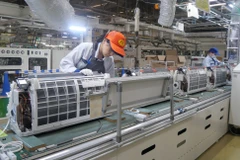 Dây chuyền sản xuất điều hòa của Panasonic. (Nguồn: Nikkei)