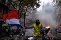 Biểu tình vẫn tiếp diện tại thủ đô Paris của Pháp. (Nguồn: Sky News)