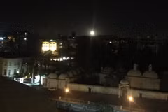 Tên lửa phòng không bay trên bầu trời tại phía nam Damascus, Syria ngày 17/4. (Nguồn: THX/TXVN)