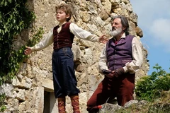 "Không gia đình"–bộ phim ấm áp dành cho cả gia đình. (Nguồn: VnReview)