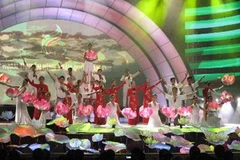 Tiết mục văn nghệ khai mạc Liên hoan. (Ảnh: Nguyễn Văn Nhật/TTXVN)