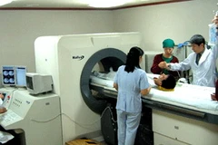 Điều trị ung thư bằng máy siêu âm tập trung tăng cường. (Nguồn: Internet)